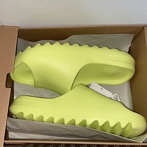 Yeezy Slides Glow Green